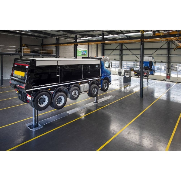 Stertil Koni Heavy Duty In-Ground Lift DiamondLift